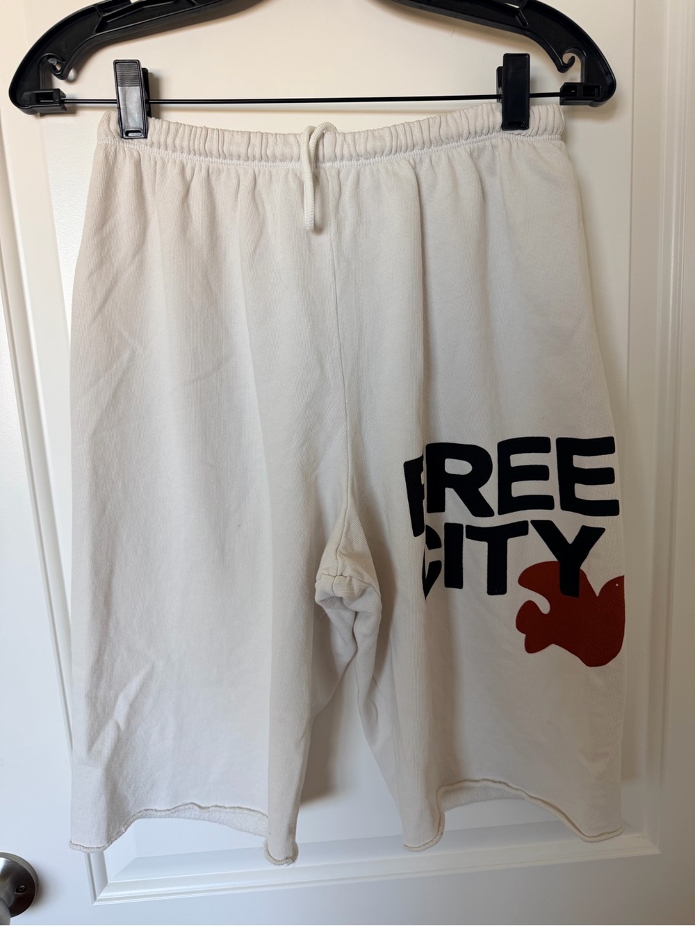Freecity Cutoffs in Superwhite - Picture 4 of 7